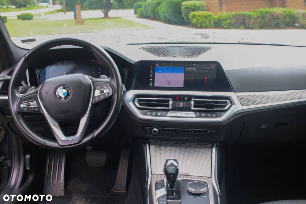 BMW Seria 3 330i xDrive M Sport - 19