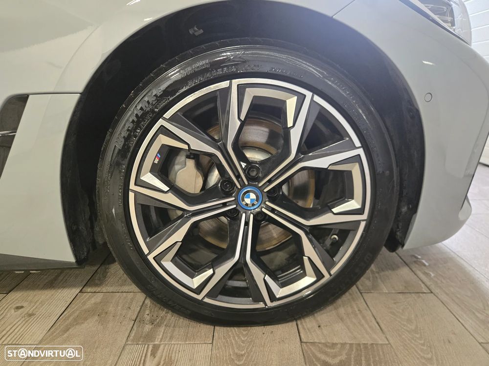BMW i4 eDrive40 Pack Desportivo M - 12