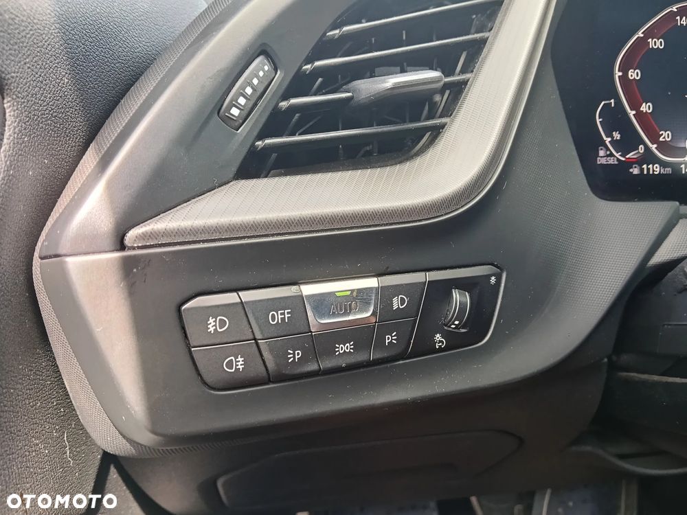 BMW Seria 1 116d M Sport Shadow - 25
