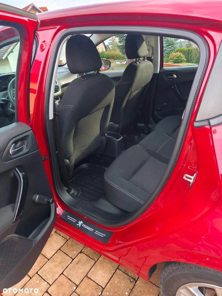 Peugeot 208 1.5 BlueHDi GT Line S&S - 9