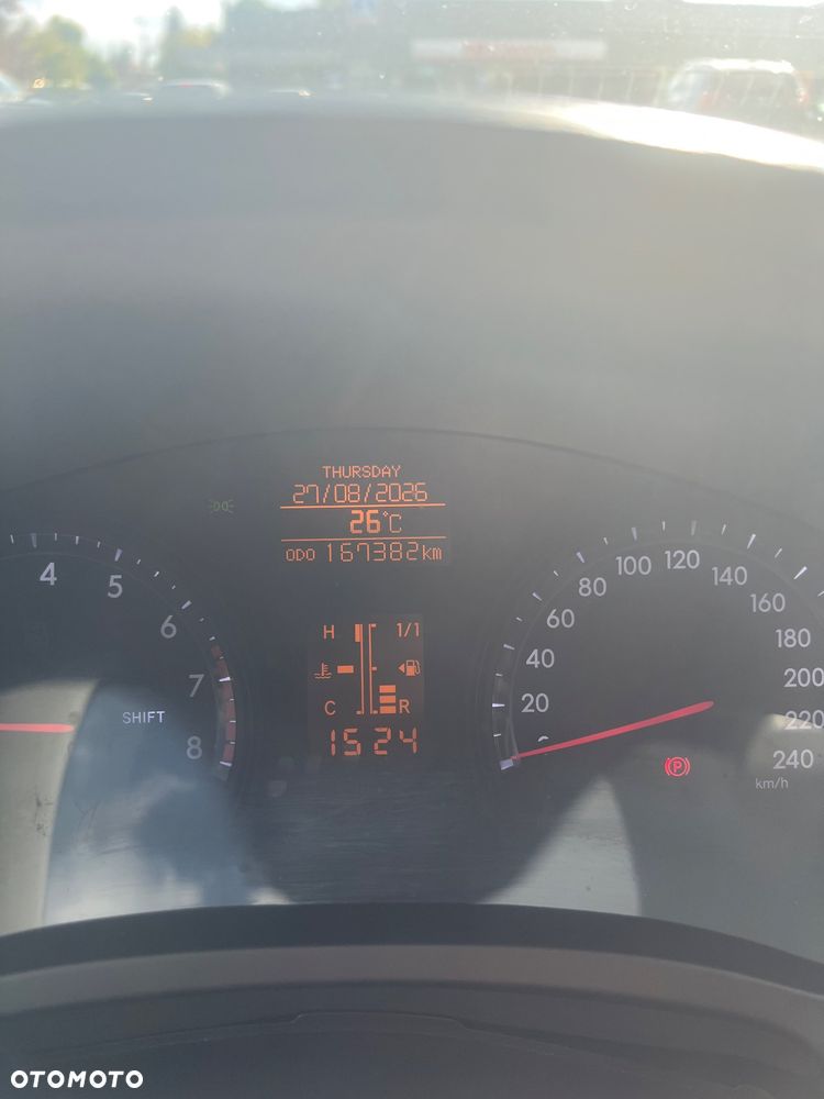Toyota Avensis 1.6 Active - 6