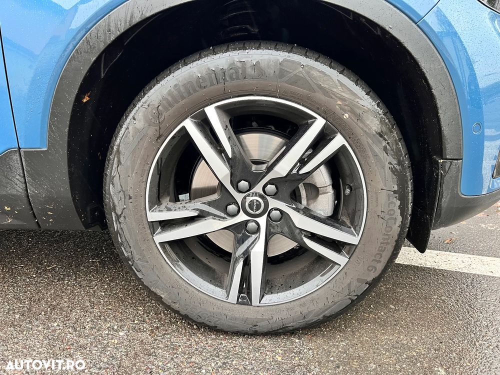 Volvo XC 40 B4 AT FWD MHEV Plus Dark - 21