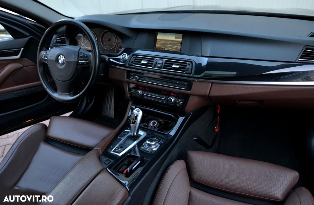 BMW Seria 5 520d Touring Aut. Luxury Line - 11