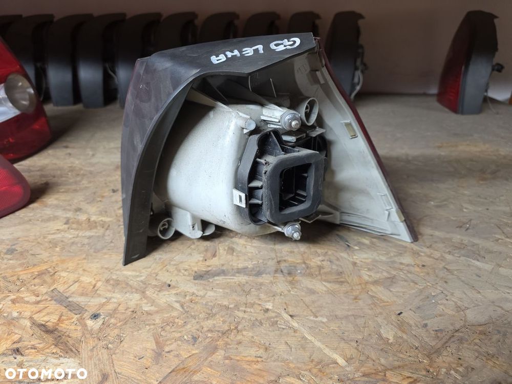 VOLKSWAGEN GOLF V LAMPA LEWA TYŁ TYLNA - 2