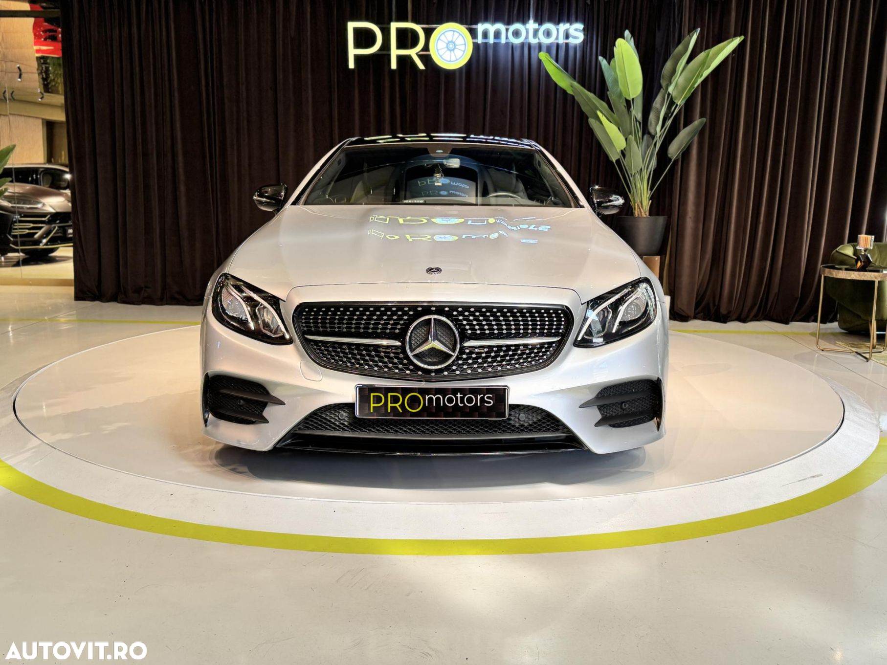 Mercedes-Benz E 200 Coupe 9G-TRONIC AMG Line - 2