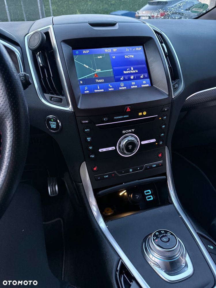 Ford S-Max - 13