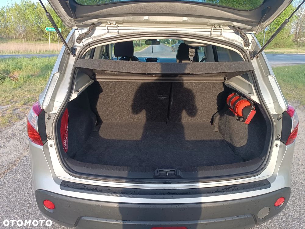 Nissan Qashqai 1.6 dCi DPF tekna - 9