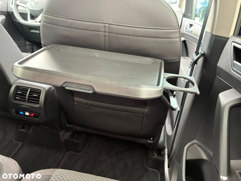 Volkswagen Touran - 27