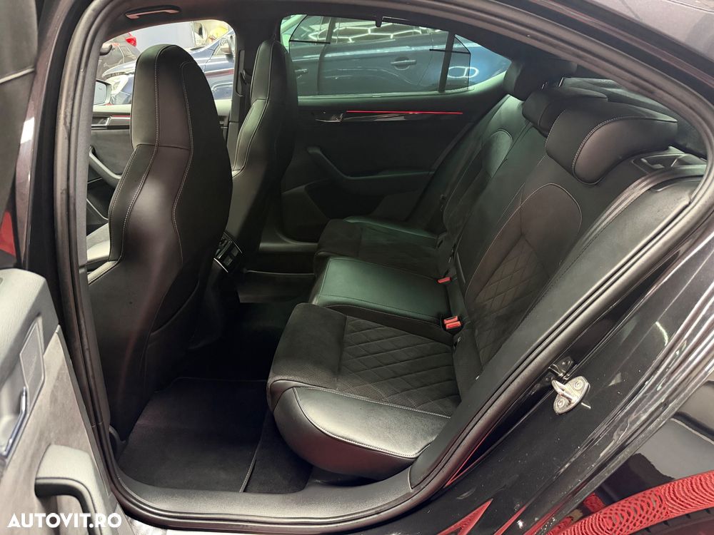 Skoda Superb 2.0 TDI DSG 4X4 Sportline - 17
