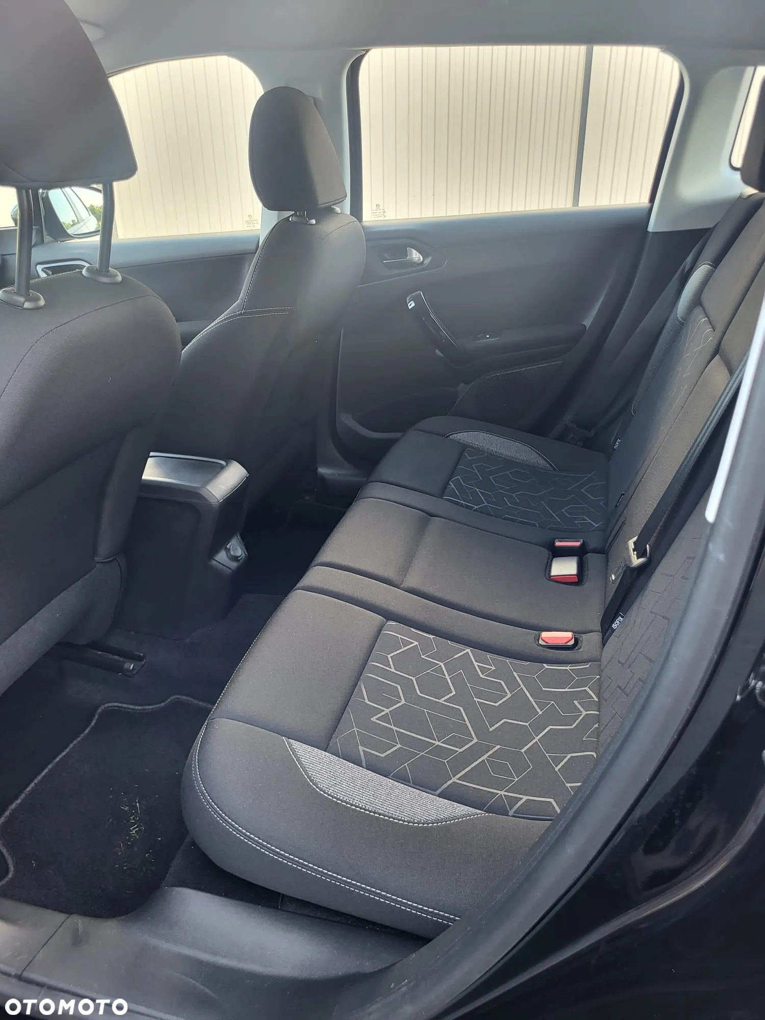Peugeot 2008 1.5 BlueHDi Allure - 10