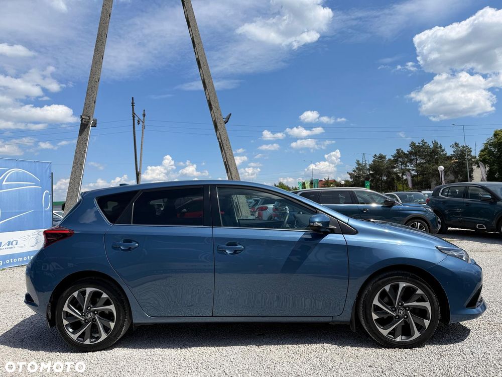 Toyota Auris 1.6 Premium Comfort - 5