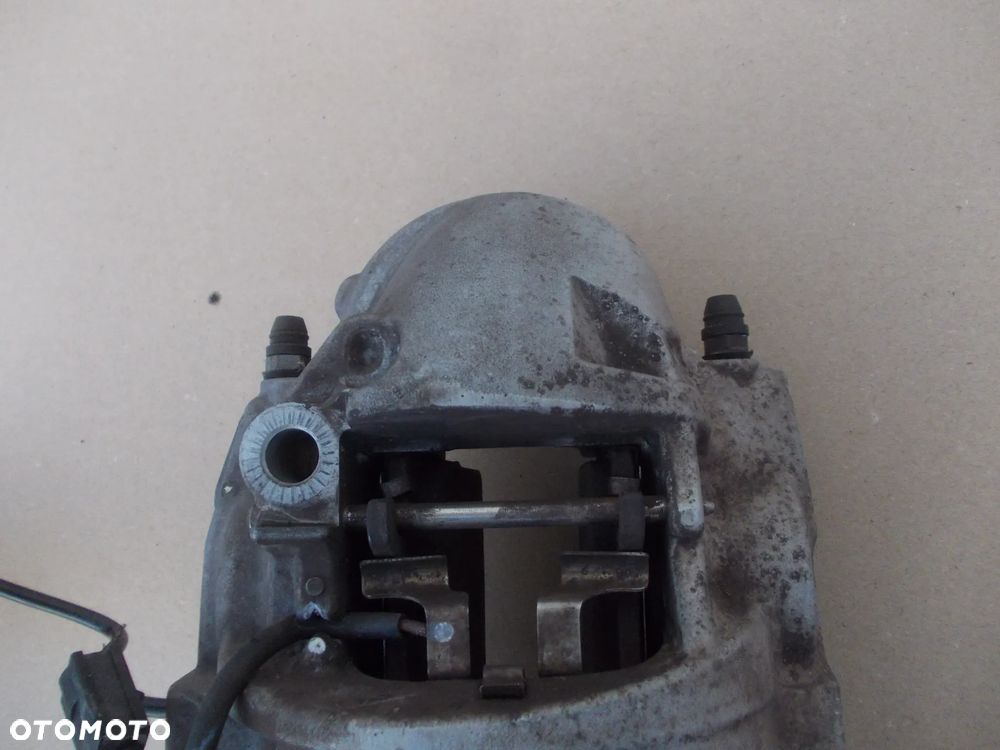 Zacisk przód lewy  Alfa Romeo Stelvio - 4