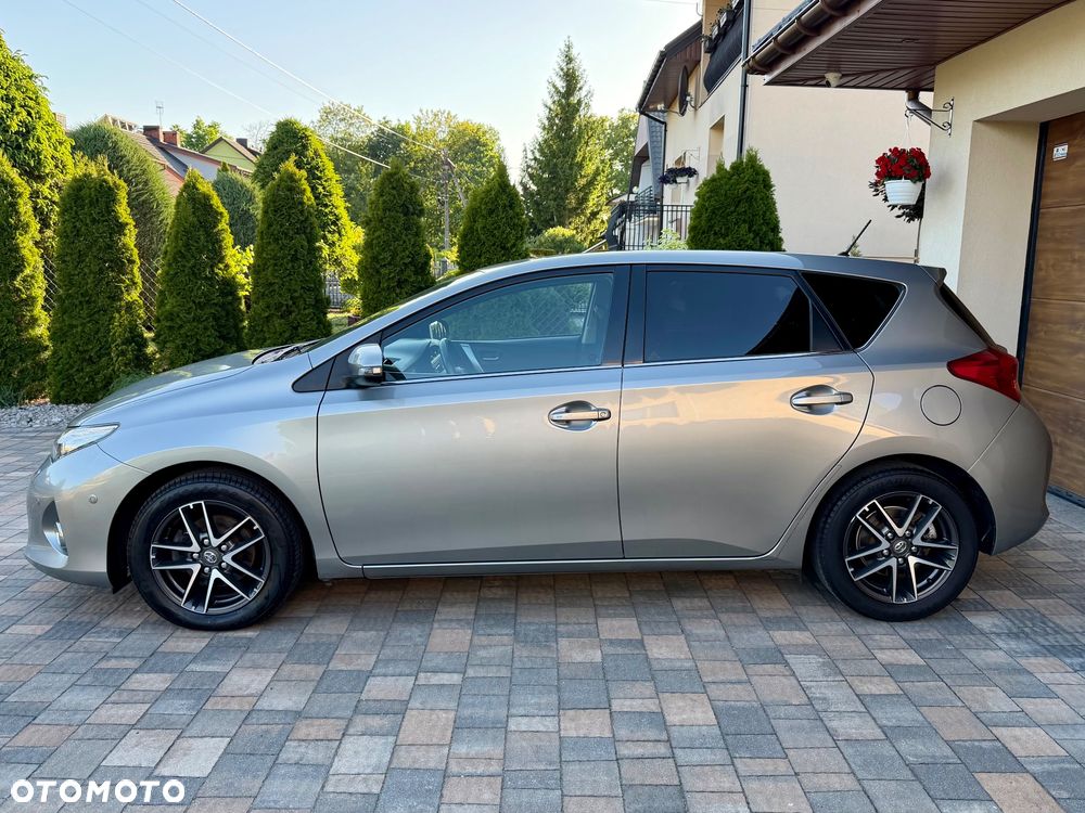 Toyota Auris 1.6 Premium Start - 2
