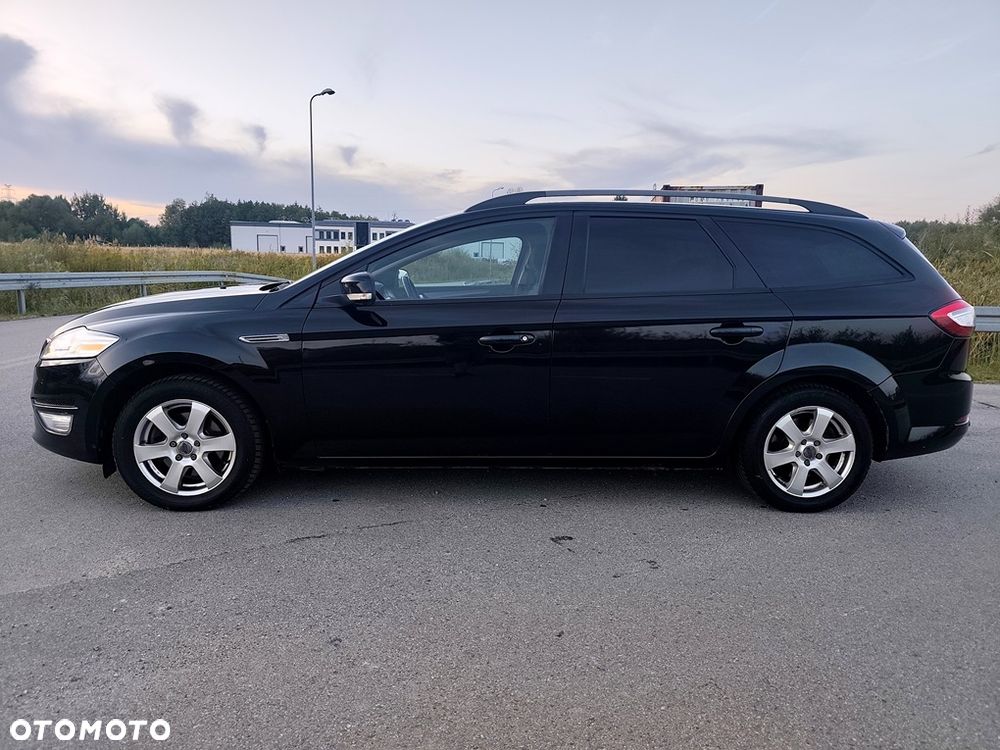 Ford Mondeo 2.0 Ambiente - 9