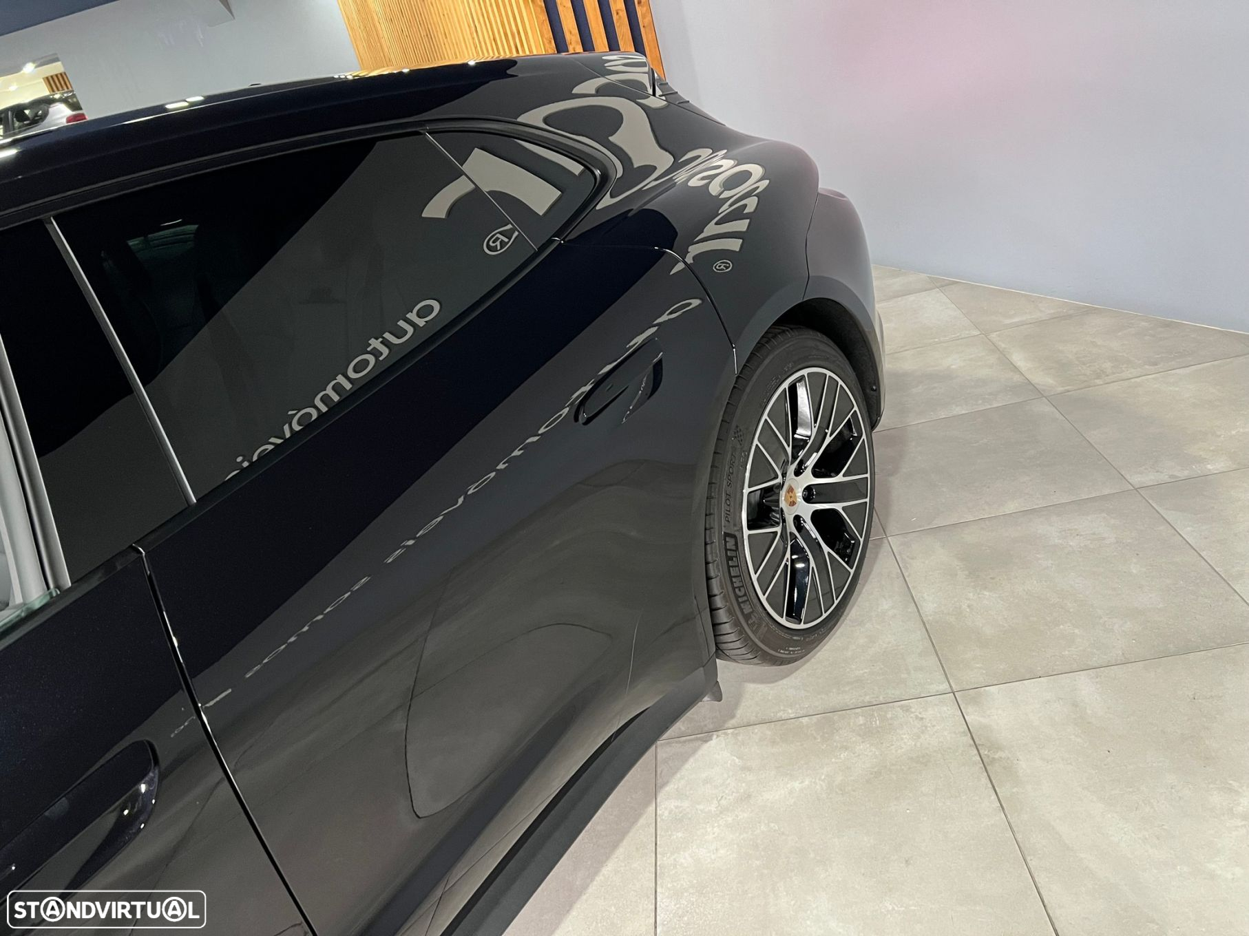Porsche Taycan Sport Turismo - 12