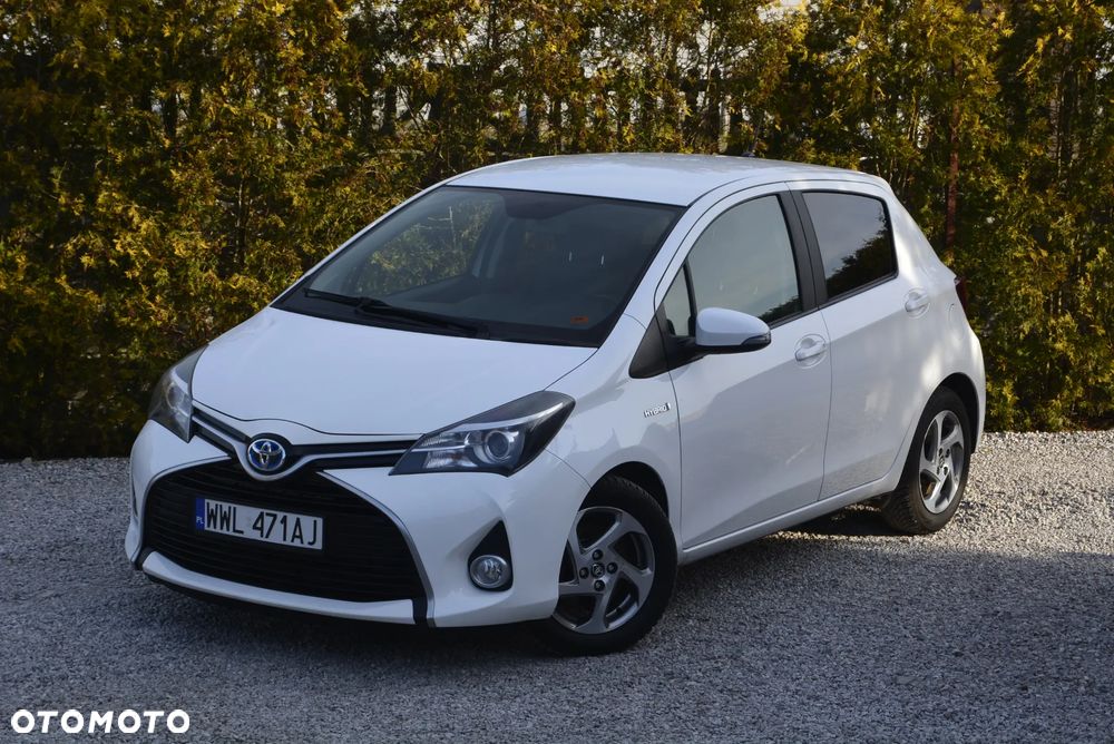 Toyota Yaris Hybrid 100 Dynamic - 9