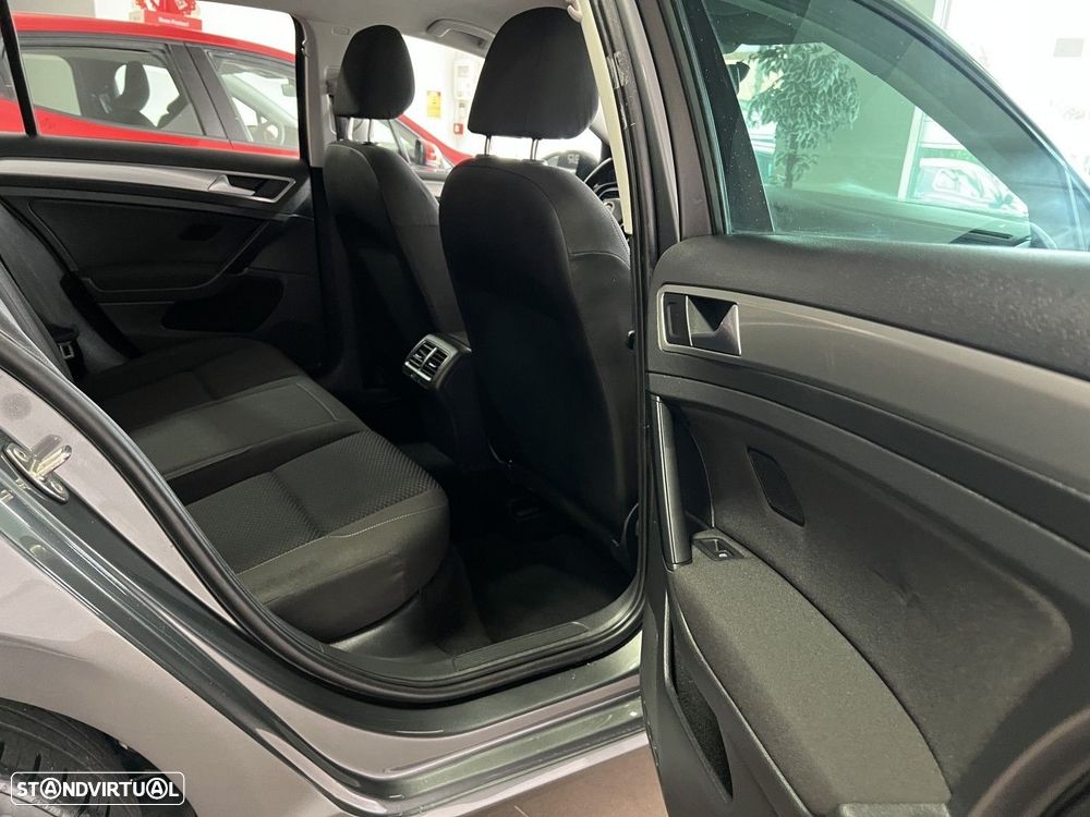 VW Golf - 16