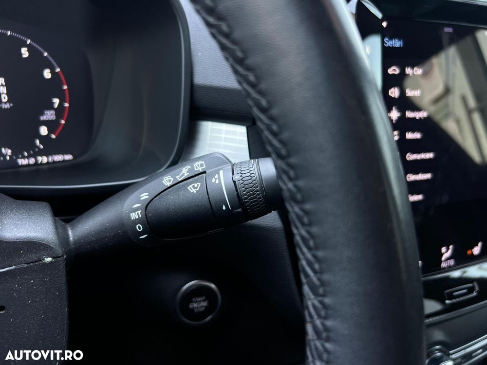 Volvo XC 40 - 25