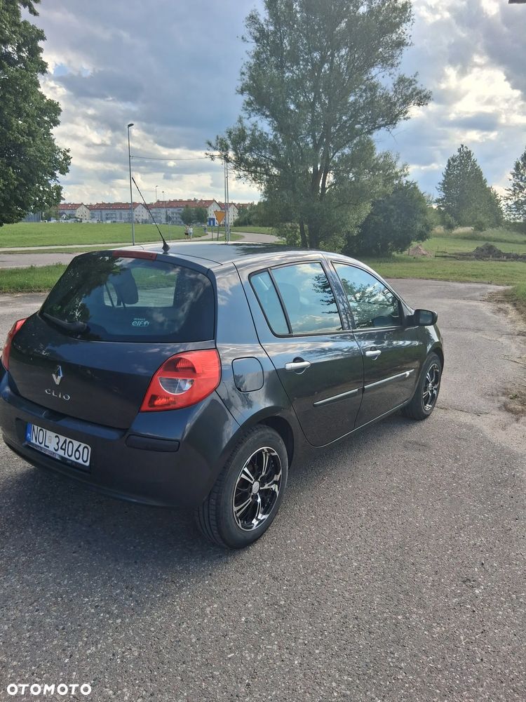 Renault Clio 1.5 dCi Alize - 4