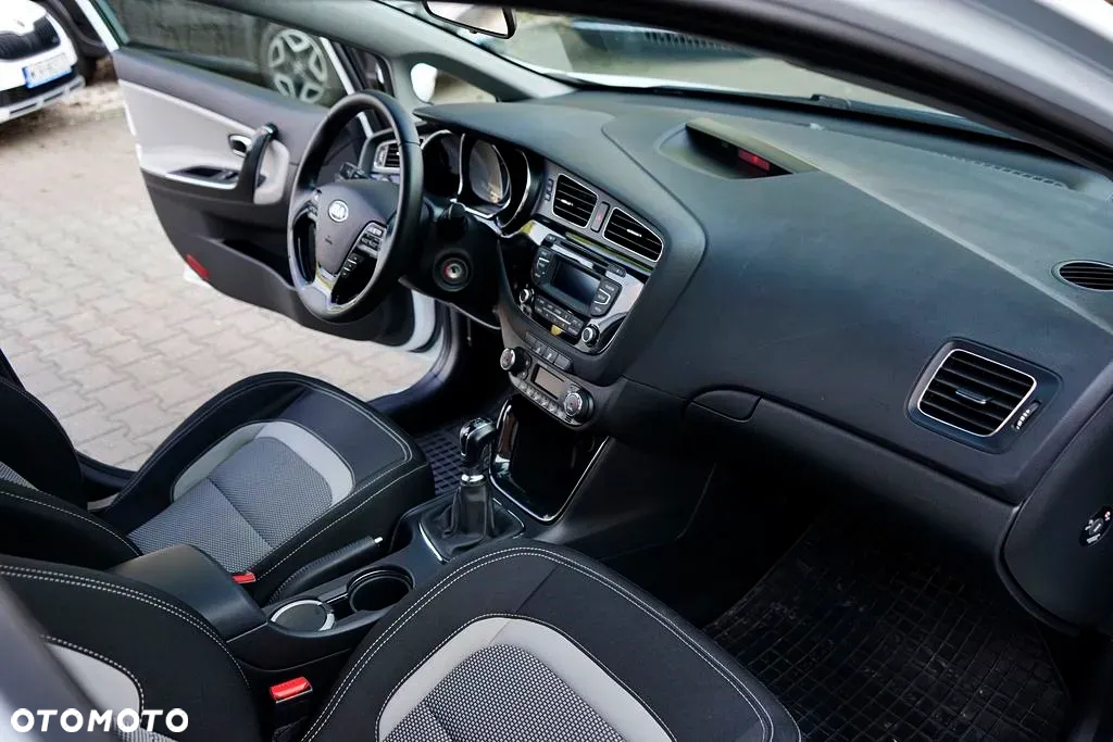 Kia Ceed - 27