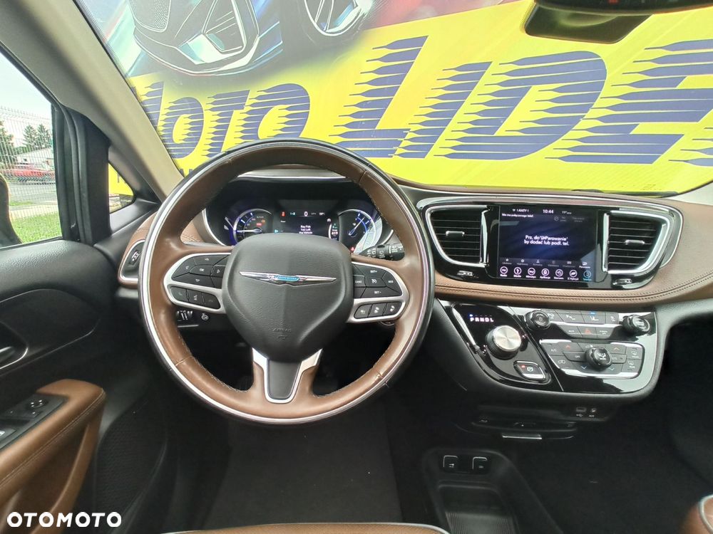 Chrysler Pacifica - 26