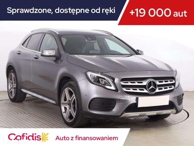 Mercedes-Benz GLA - 2