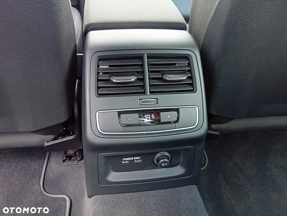 Audi A4 Limousine - 12