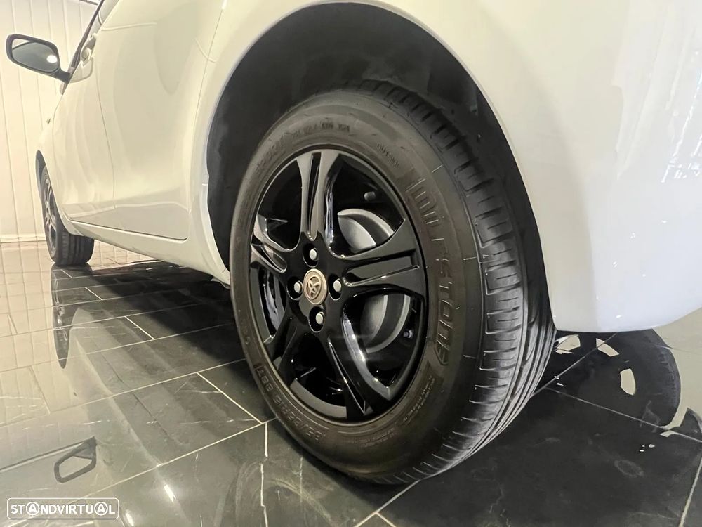 Toyota Yaris 1.33 VVT-i Rock In Rio 10 - 16