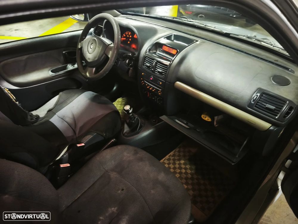 Renault Clio 1.2 Pack Authentique - 4