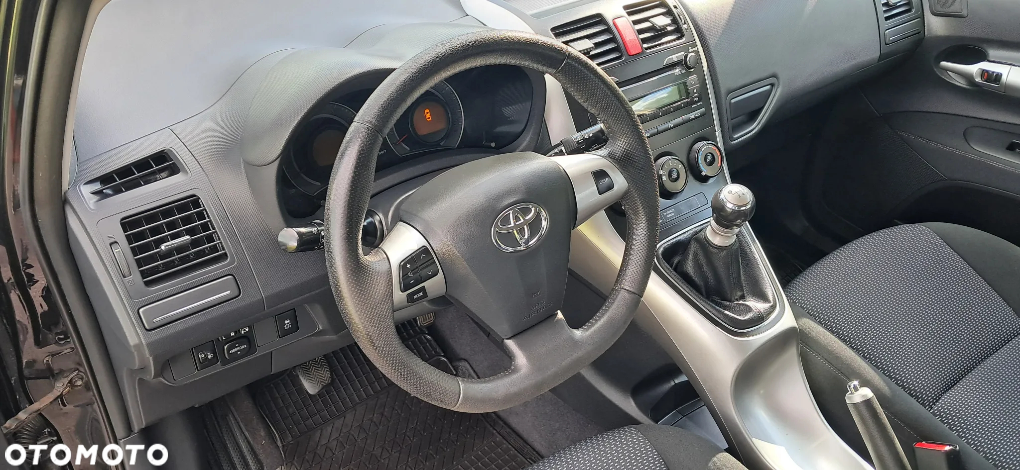 Toyota Auris 1.6 Comfort - 10
