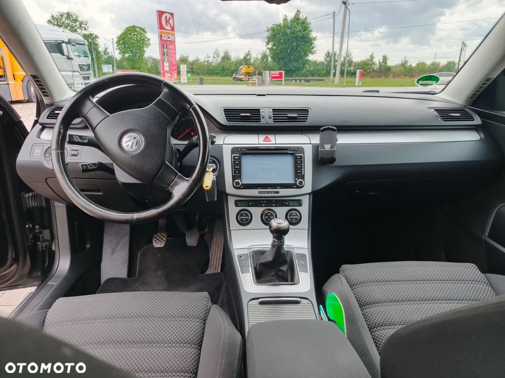 Volkswagen Passat 2.0 FSI Comfortline - 14