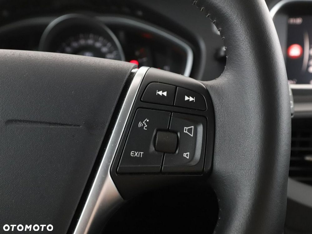 Volvo V40 T2 Momentum - 30