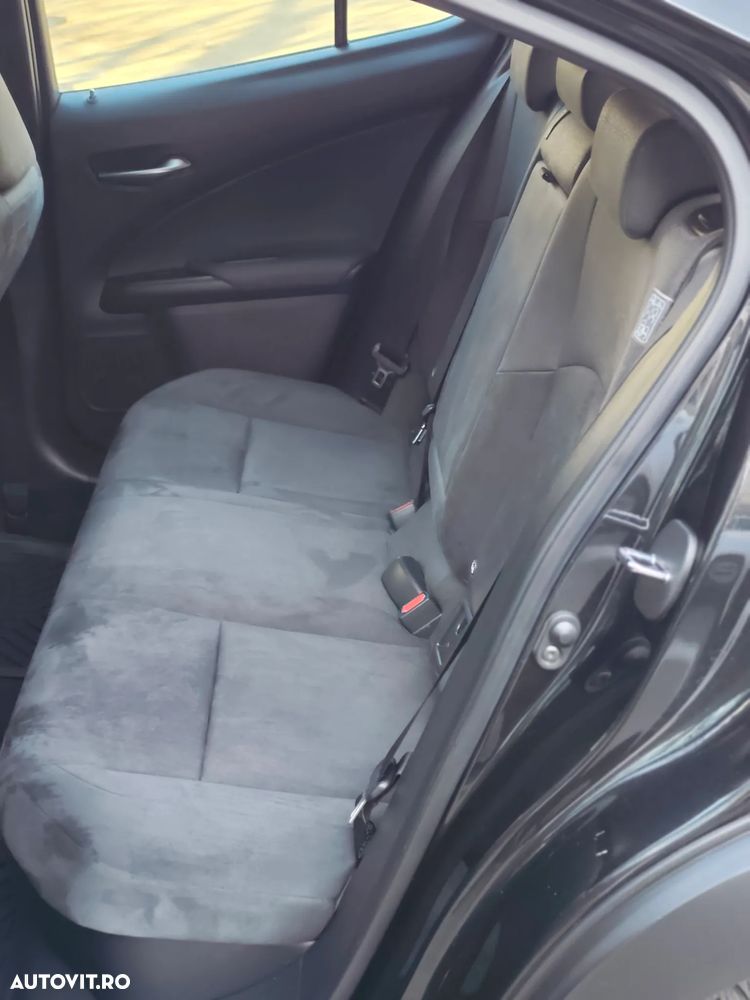 Lexus UX 250h Business Edition - 8