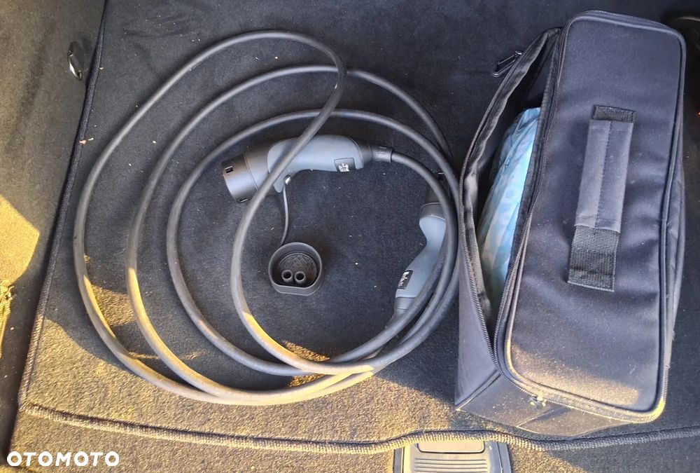 Mercedes-Benz EQA 300 66.5kWh 4-Matic AMG Line - 9