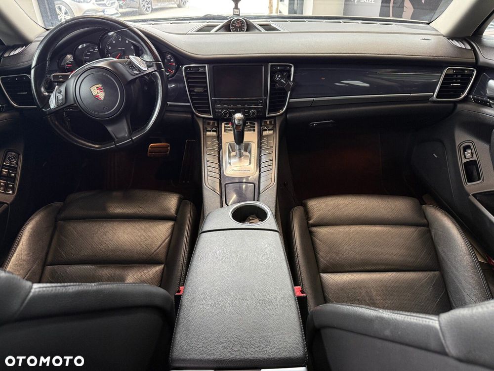 Porsche Panamera - 19