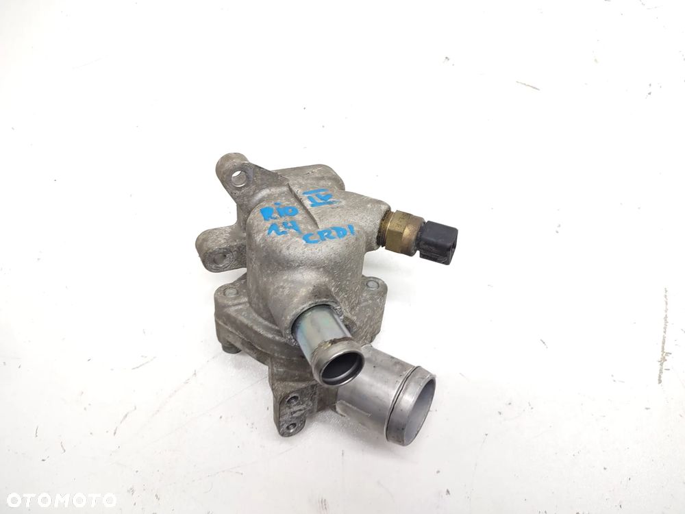 KRÓCIEC WODY OBUDOWA TERMOSTATU KIA RIO IV 1.4CRDI D4FC EURO 6 ORYGINAŁ