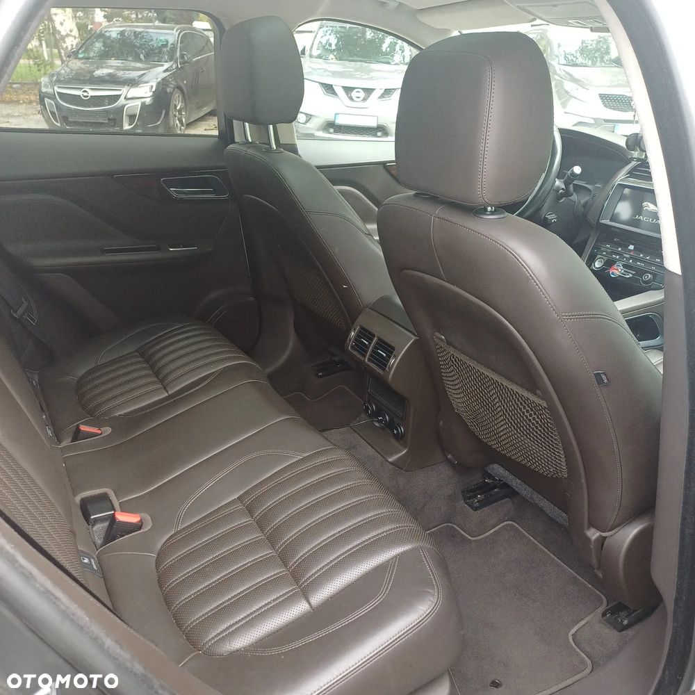 Jaguar F-Pace 2.0 i4P AWD R-Sport - 7