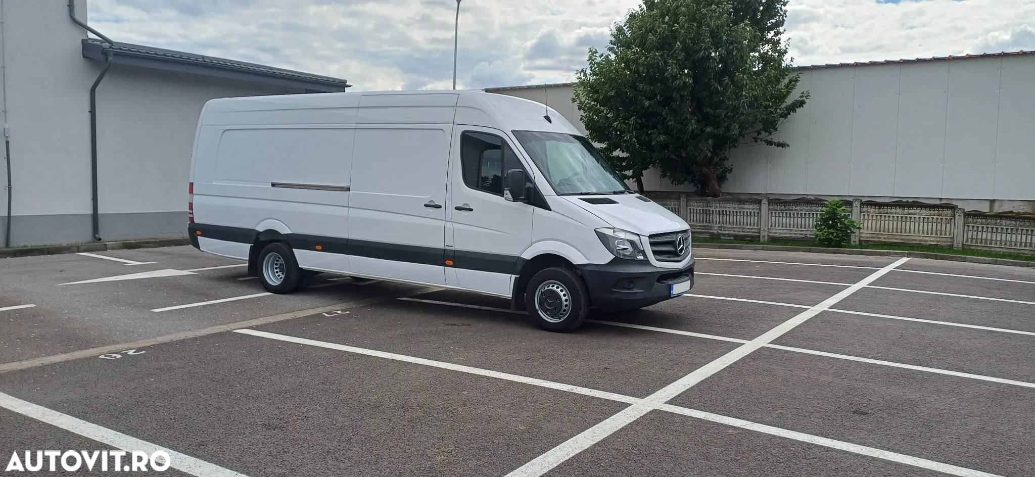 Mercedes-Benz Sprinter - 2