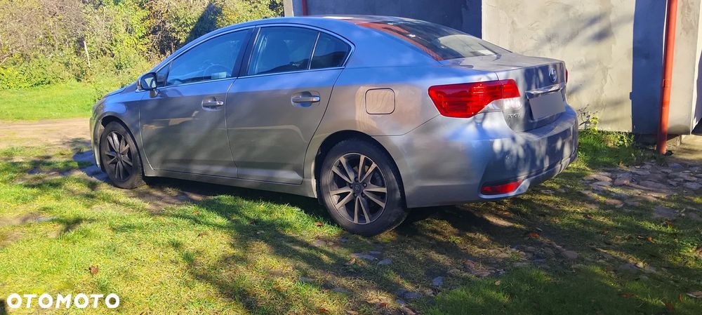Toyota Avensis 2012 photo 3