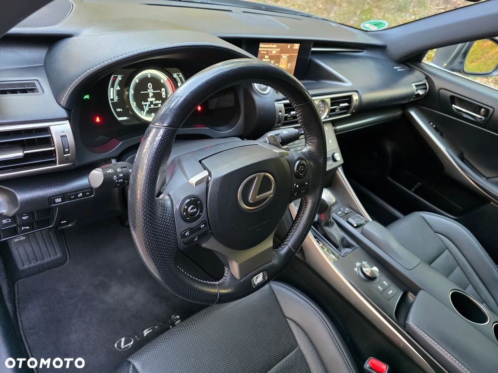 Lexus IS 200t Sport Line - 24