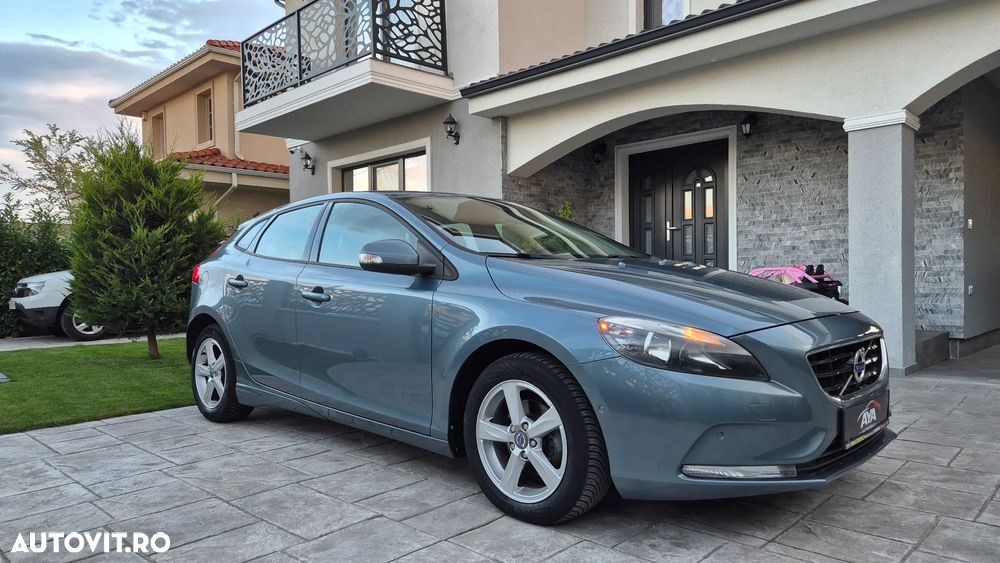 Volvo V40 D2 R Design - 11