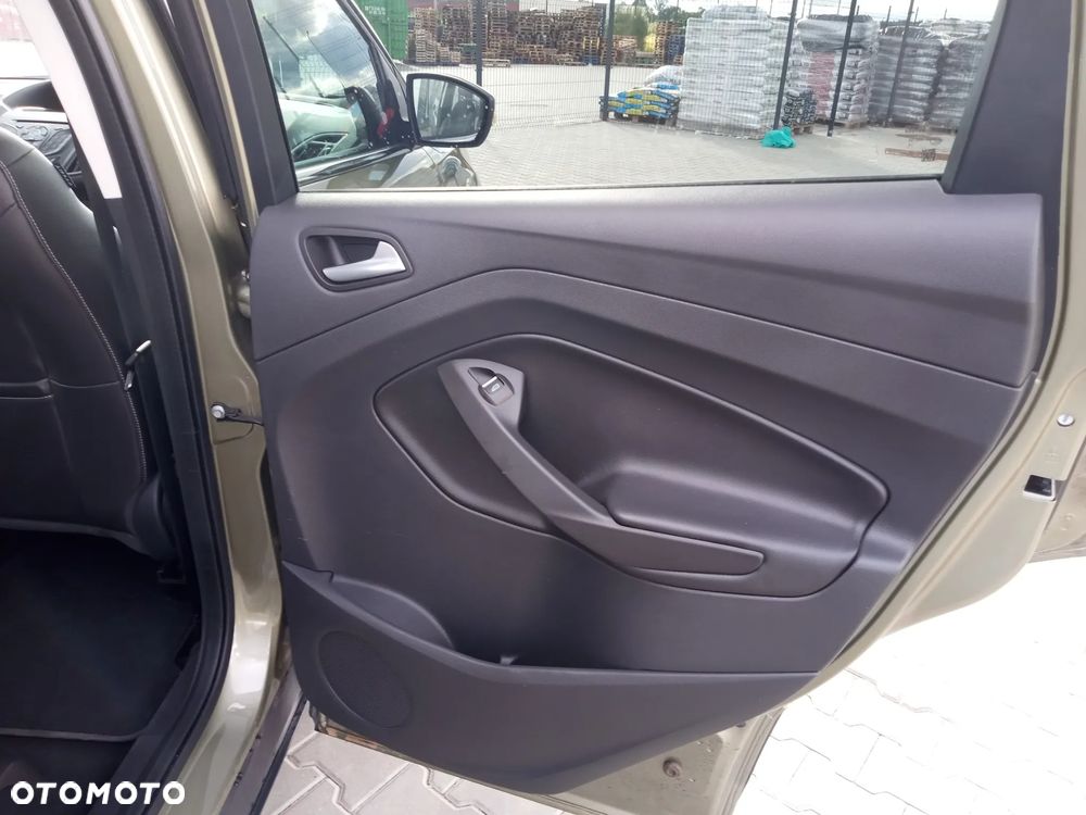 Ford Kuga 2.0 TDCi 4x4 Titanium - 26