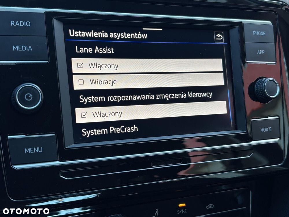 Volkswagen Passat - 24