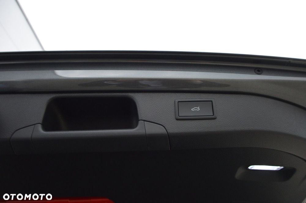 Volkswagen Passat Variant 1.5 TSI ACT mHEV R-Line Plus DSG - 28