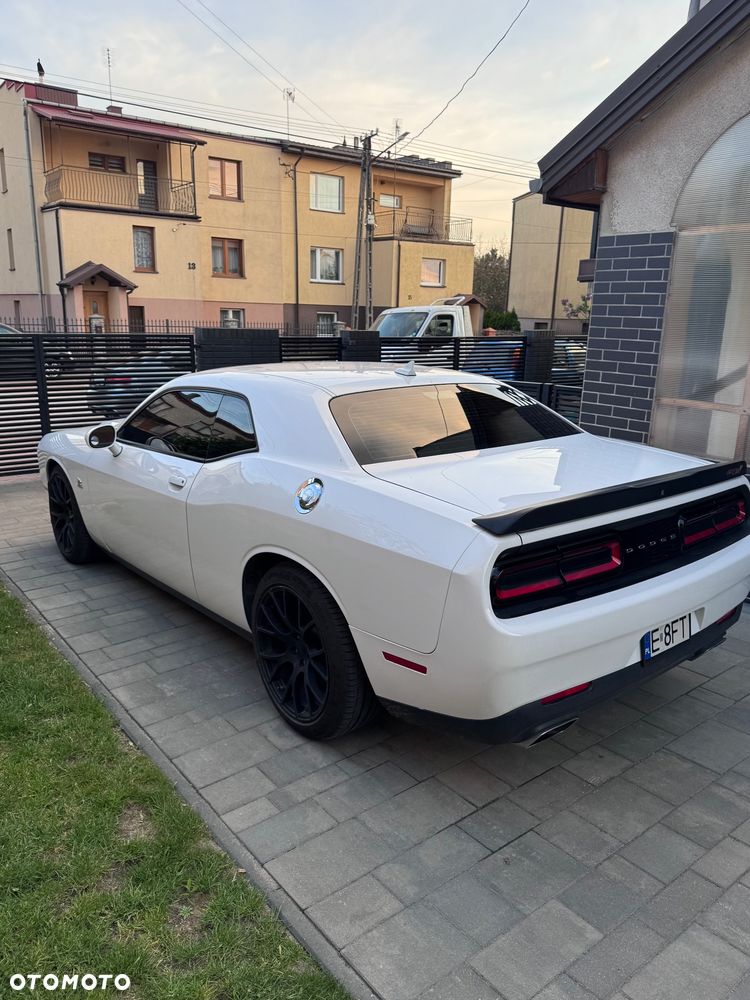 Dodge Challenger - 21