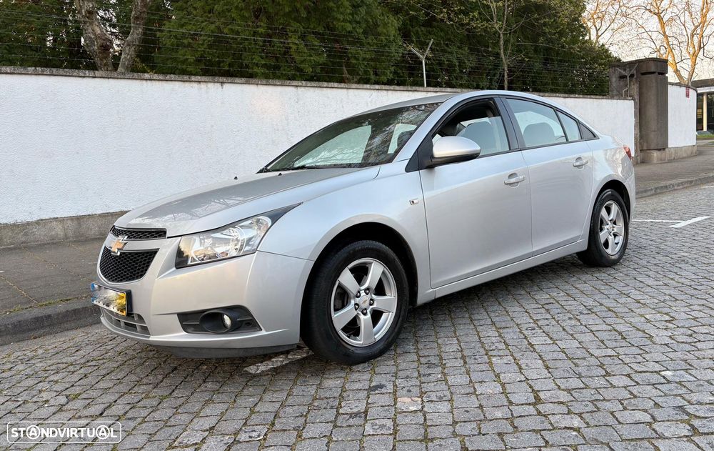 Chevrolet Cruze 1.6 LS - 9