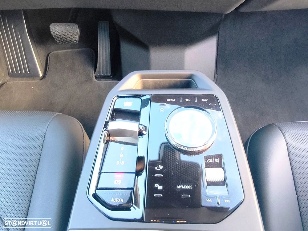 BMW iX xDrive40 - 20