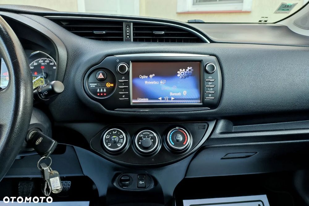 Toyota Yaris 1.0 Premium - 11