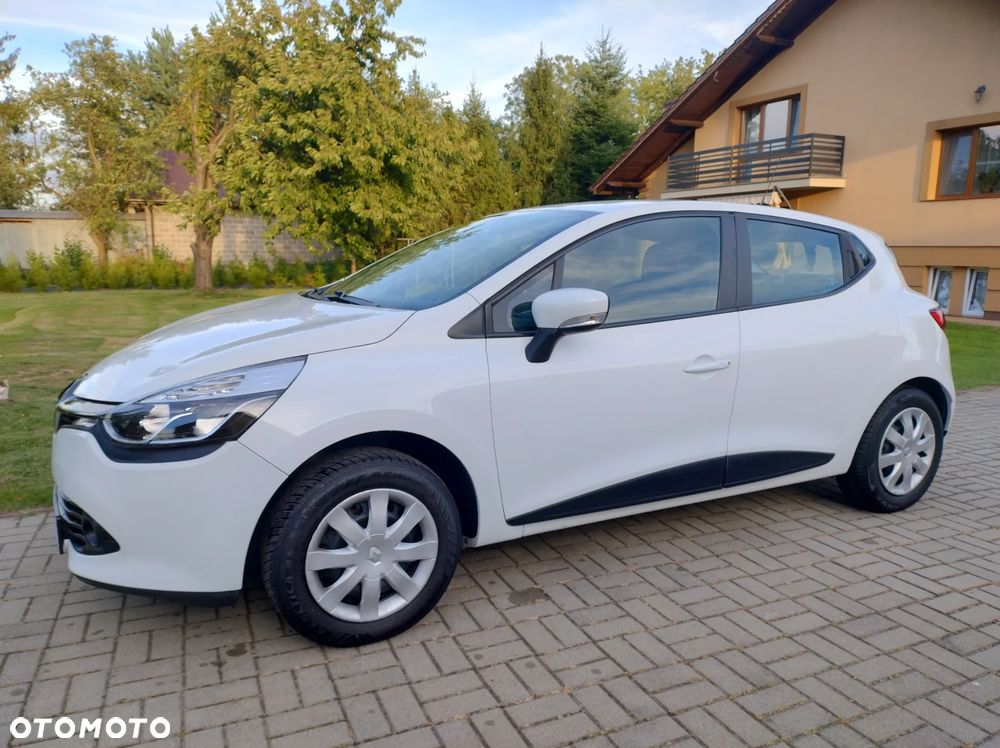 Renault Clio 1.2 16V 75 Life - 17