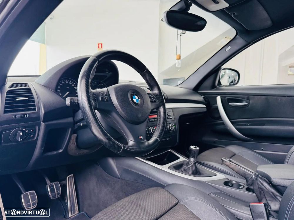 BMW 118 d Pack M - 18